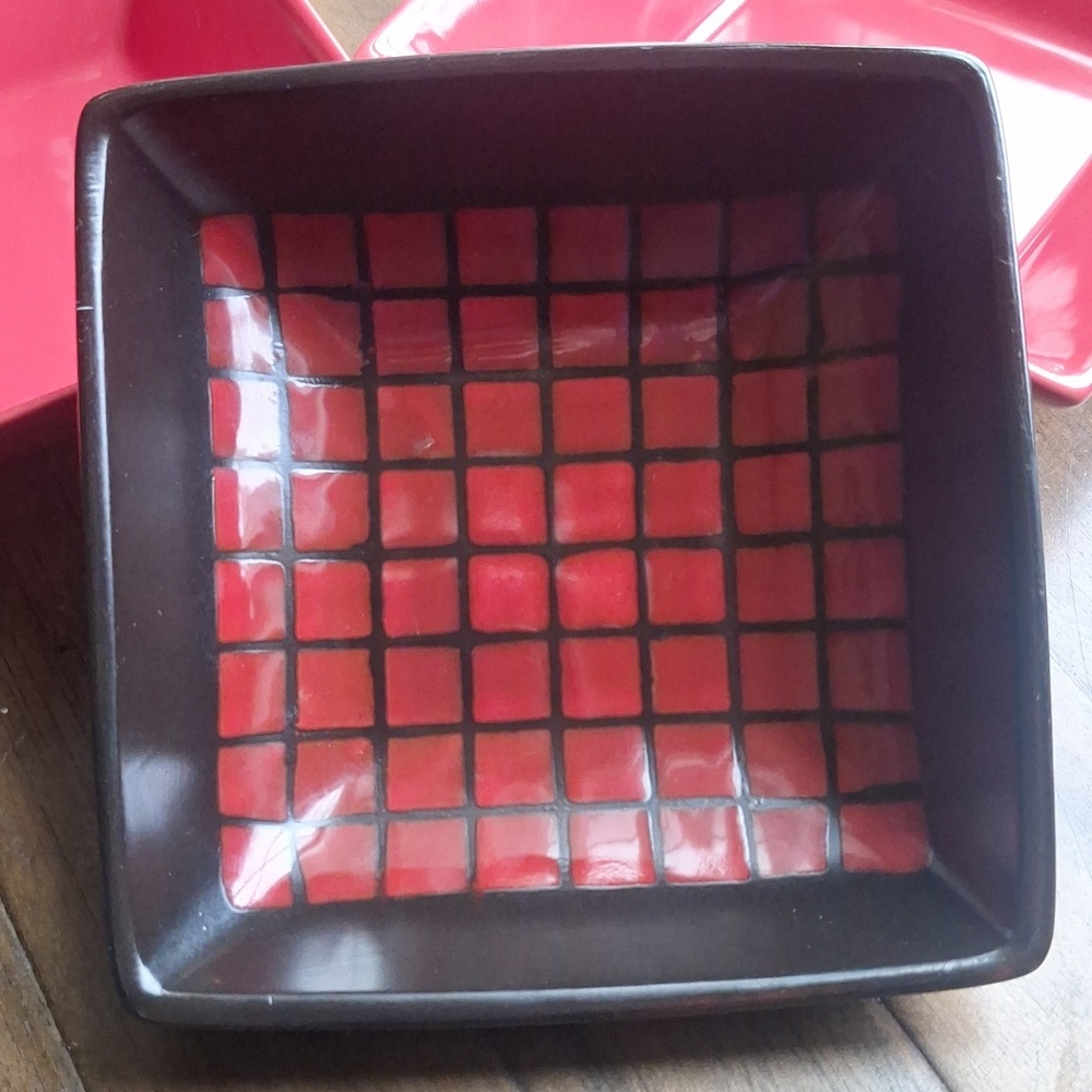 Set of 3 Red Square Stoneware Bowls – Modern & Bold Tableware - Picture 10 of 10